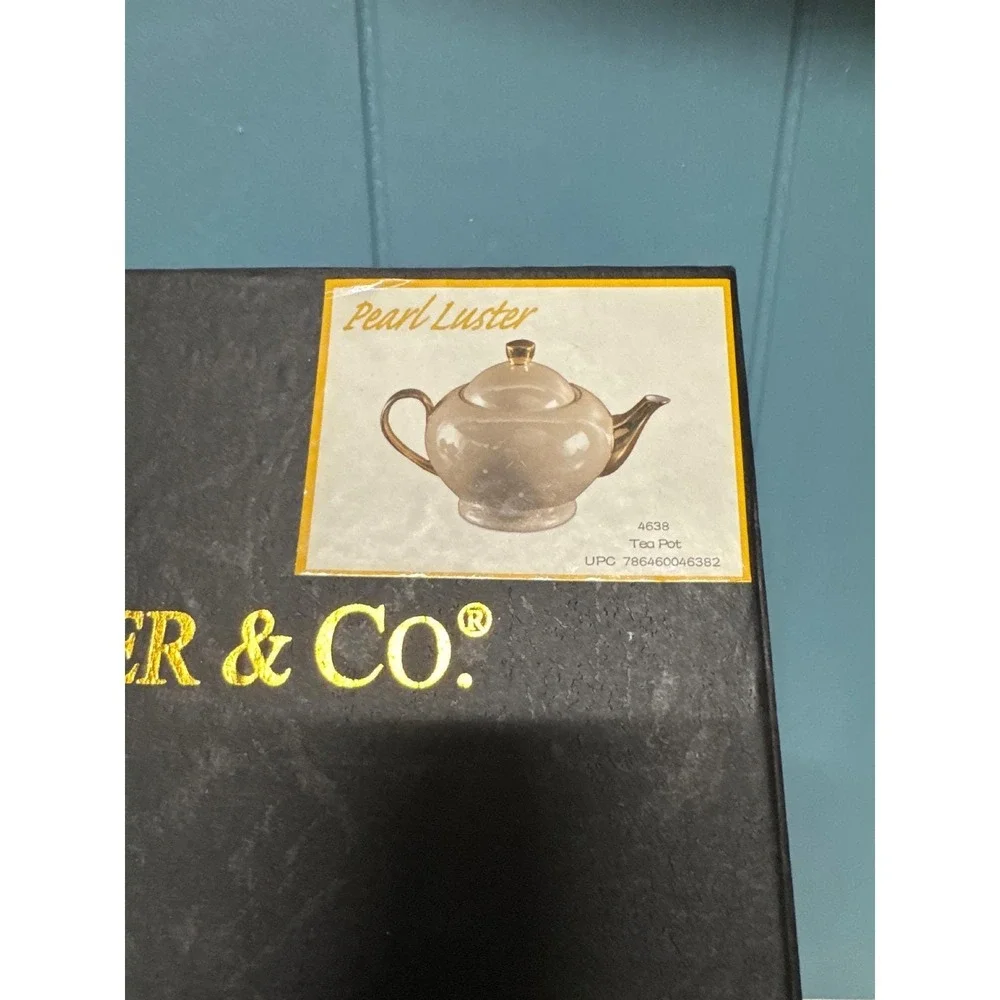 I GODINGER & CO Pearl Luster Tea Pot Gold‎ Accent Beautiful Porcelain Gift Boxed